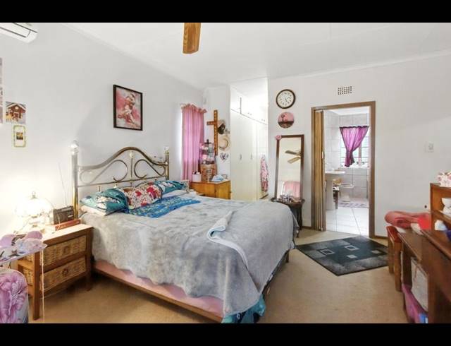 5 BEDROOM HOUSE FOR SALE IN AQUAPARK